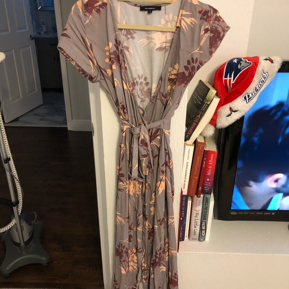 Floral maxi dress. Sexy but elegant